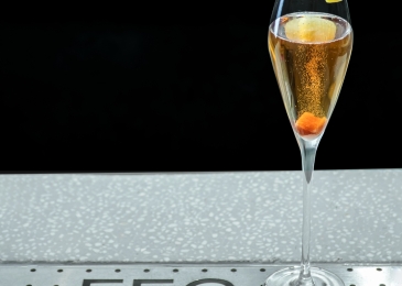 CLASSIC COCKTAIL - CHAMPAGNE COCKTAIL