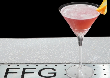 CLASSIC COCKTAIL - COSMOPOLITAN