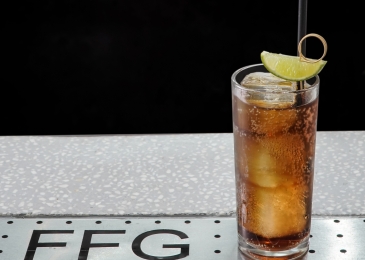 CLASSIC COCKTAIL - CUBA LIBRE