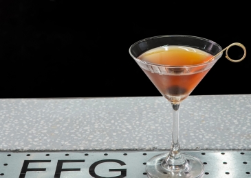 CLASSIC COCKTAIL - MANHATTAN