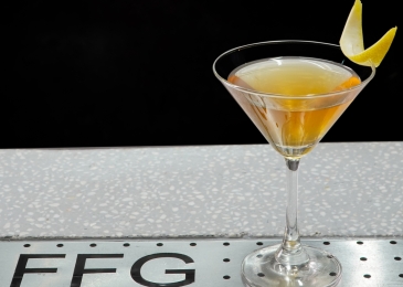 CLASSIC COCKTAIL - PERFECT MARTINI