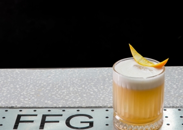 CLASSIC COCKTAILS - WHISKY SOUR